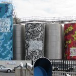 Silos peints sur le port - visite d'Auckland